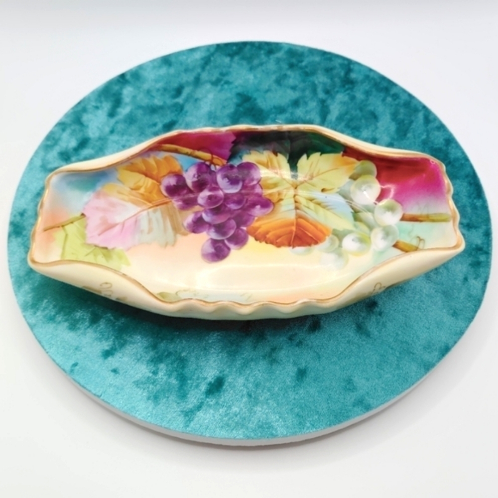 Vintage Vienna Burnished Gold Dish Tray Grapes Leaves Beautiful Signed - Picture 3 of 13